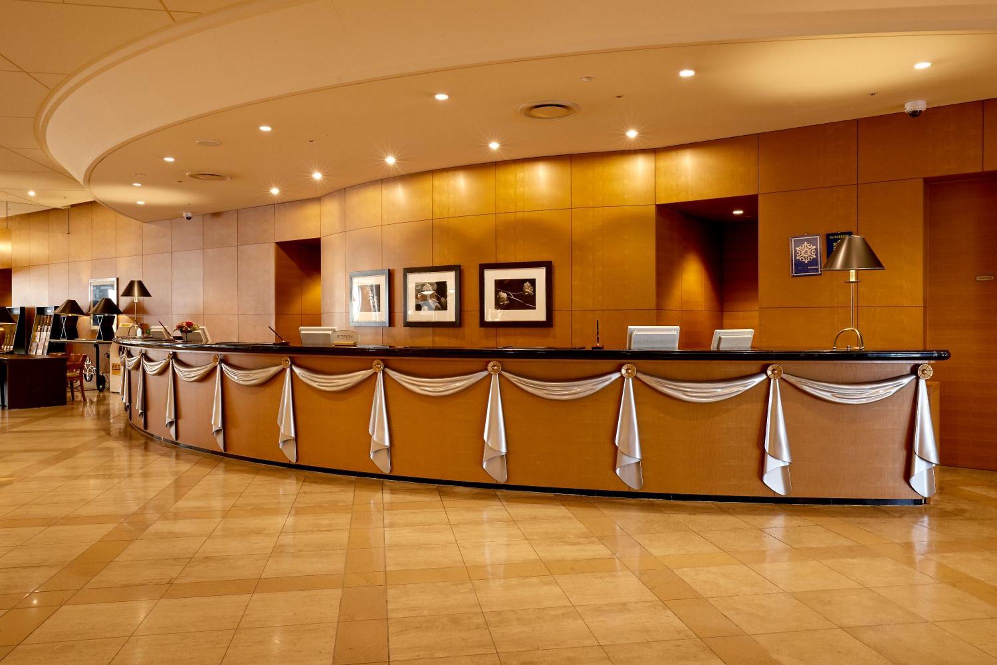 Miyako Hotel Gifu Nagaragawa Εξωτερικό φωτογραφία The reception area of the Qantas International Lounge at Sydney Airport